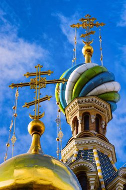 Rusya'da St Petersburg'da Dökülen Kan üzerine Kurtarıcı Kilisesi Cupolas.