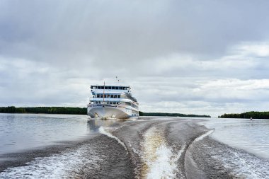 Onega Gölü ve Karelia Doğası Üzerinde Cruise Ship, Kizhi, Rusya
