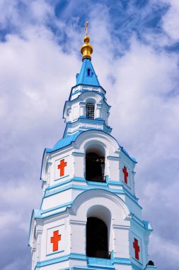 Rusya'da Karelia'daki Valaam Manastırı. Lagoda Gölü üzerinde, bir adada yer almaktadır.