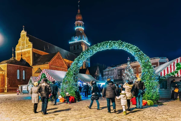 Entrada Árbol Navidad Riga Letonia Encuentra Plaza Dome Mercado Navidad —  Fotos de Stock