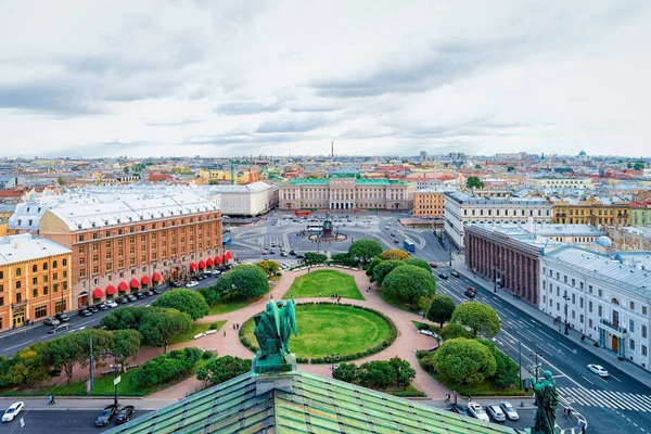 Beskåda Parkerar Den Isaac Domkyrka Kvadrera Petersburg Ryssland — Stockfoto