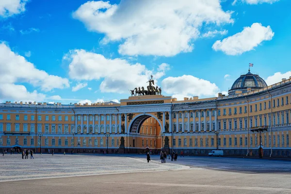 San Petersburgo Rusia Octubre 2015 Arco Del Estado Mayor Edificio —  Fotos de Stock