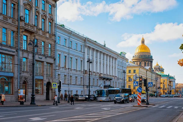 Petersburg Ryssland Oktober 2015 Street Och Saint Isaac Cathedral Petersburg — Stockfoto