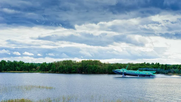 Szybki Statek Jeziorze Onega Przyrodzie Karelia Kizhi Rosja — Zdjęcie stockowe