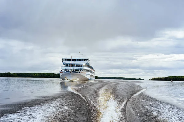 Onega Gölü Karelia Doğası Üzerinde Cruise Ship Kizhi Rusya — Stok fotoğraf