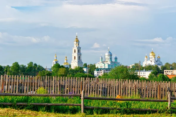 러시아의 Diveevo에서 Holytrinity Diveevo 수도원 — 스톡 사진