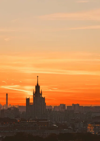 Salida Del Sol Edificio Kotelnicheskaya Embankment Rascacielos Estalinista Moscú Rusia —  Fotos de Stock