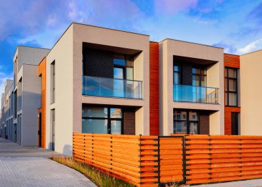 Daire konut townhouse binalar açık kavramı. Sokak ve arka planlar.