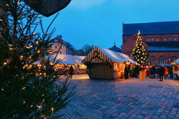 Kerstboom Nacht Kerstmarkt Domplein Winter Riga Letland — Stockfoto