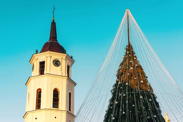 Árvore Natal Praça Catedral Vilnius Lituânia — Fotografia de Stock