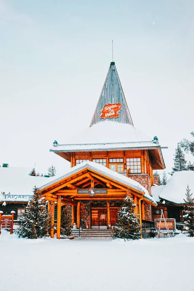 Rovaniemi Finlandia Marzo 2017 Árboles Navidad Santa Office Santa Claus — Foto de Stock