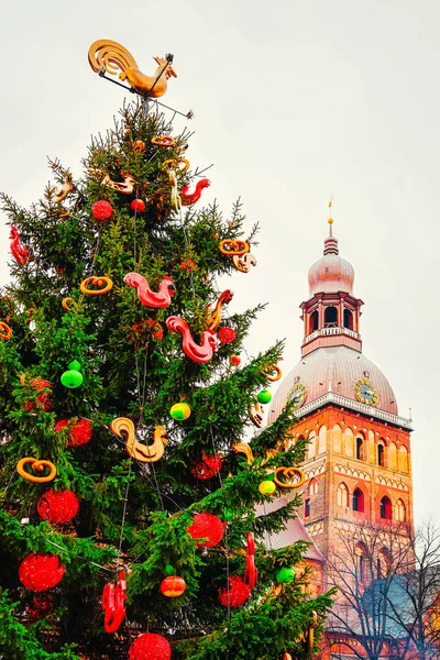 Plaza Cúpula Con Árbol Navidad Riga Letonia Invierno —  Fotos de Stock