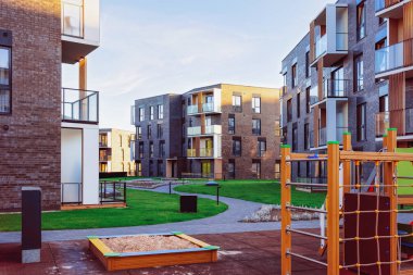 Konut apartman dış kavram bina. Çocuk Bahçesi açık hava tesisleri