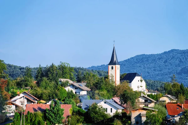 Paisaje Con Una Iglesia Los Alpes Julianos Eslovenia — Foto de Stock