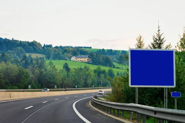 Paesaggio Panoramico Strada Della Slovenia Alpi Giulie Sullo Sfondo — Foto Stock