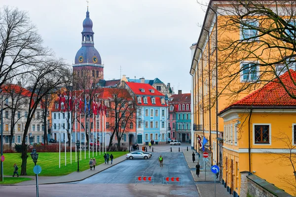 Riga Lettonia Dicembre 2017 Vista Sulla Strada Con Castello Duomo — Foto Stock