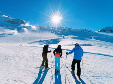 Zillertal Avusturya Halk Kayakçılar Hintertux Glacier kayak merkezi