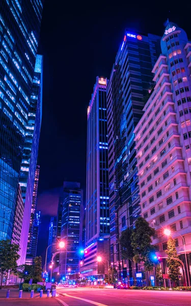Raffles Quay Street et Singapore Stock Exchange bâtiment soir — Photo