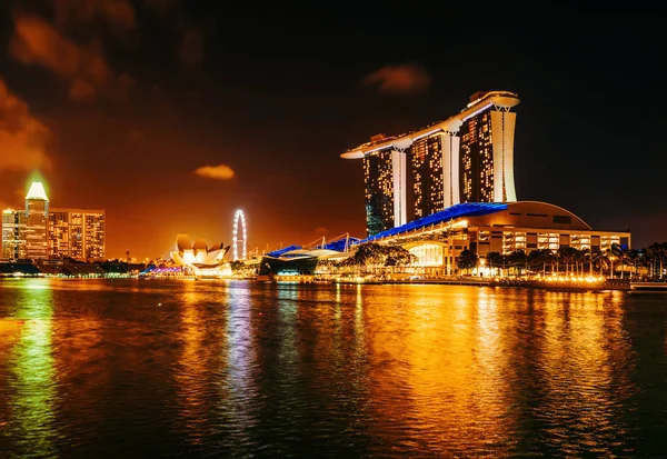 Marina Bay Sands Hôtel et Casino nuit — Photo