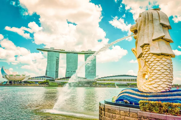 Statue Merlion Merlion Park et Marina Bay Sands Hotel — Photo