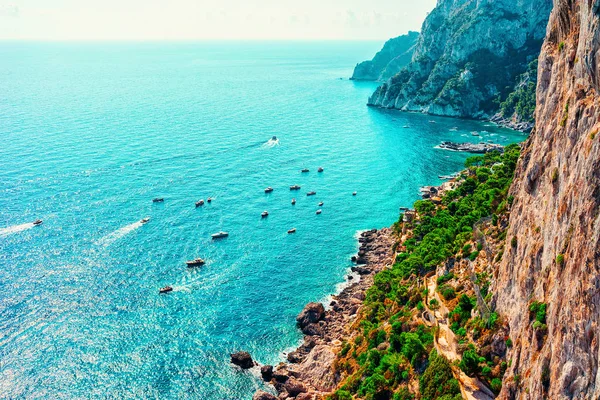 Capri Island och Faraglioni i Italien i Neapel — Stockfoto