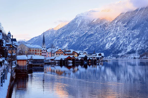 Hallstatt cerca de Salzburgo Austria en la noche de Europa — Foto de Stock