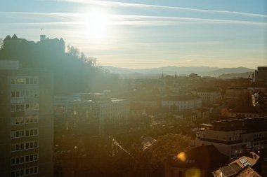 Ljubljana ve Castle gün batımında şehir merkezinin panoramik manzarası