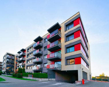 Modern konut apartman bina ve garaj