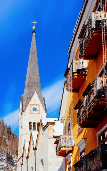 Igreja em Hallstatt em Salzburgo, na Áustria — Fotografia de Stock