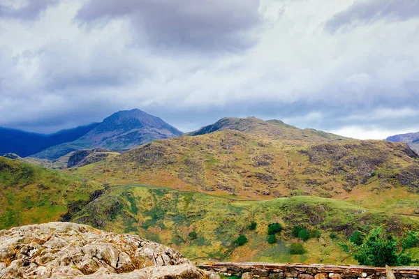 Krajina s horami v národním parku Snowdonia — Stock fotografie