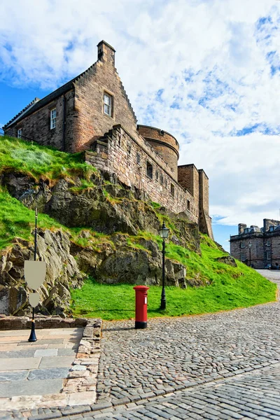 Building architecture of Edinburgh Castle in Scotland — Stock Photo, Image