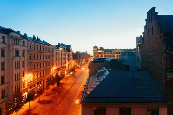 Riga'da sabahın erken saatlerinde çatı görünümü — Stok fotoğraf