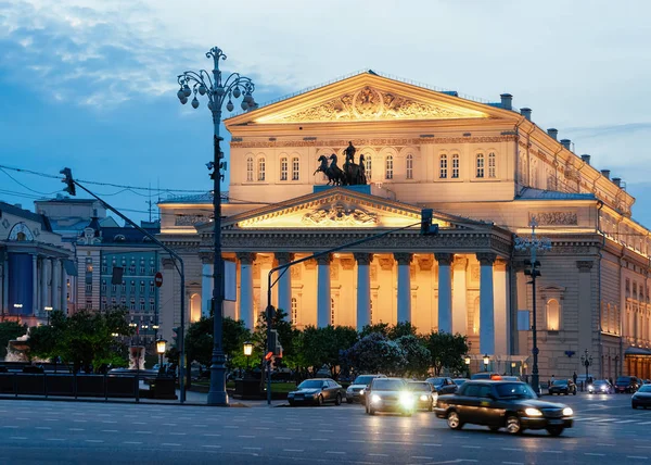 Edifício de teatro Bolshoi em Moscou noite — Fotografia de Stock