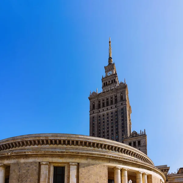 Paleis van cultuur en wetenschap wolkenkrabber van Warschau — Stockfoto