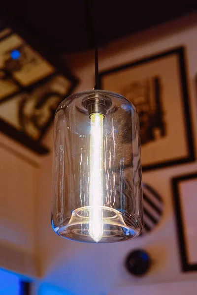 Ampoule et lampe design vintage moderne — Photo