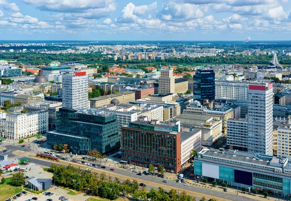 Skyline av moderna skyskrapor i Warszawa centrum — Stockfoto