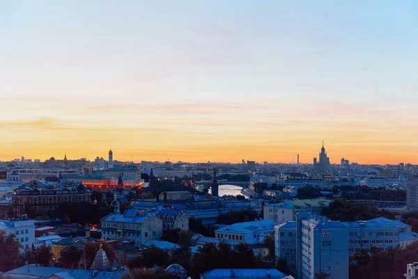 Flygvy över Kreml i Moskva i tidig morgon — Stockfoto