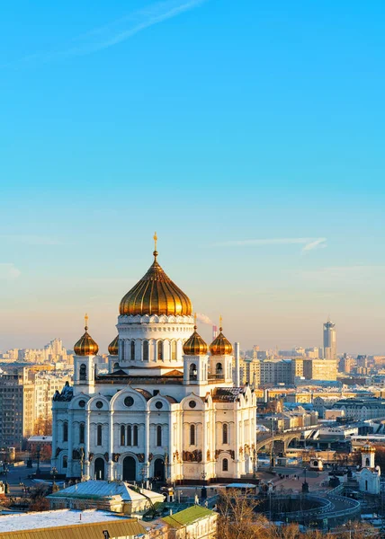 Catedral de Cristo Salvador en Moscú soleado día de invierno —  Fotos de Stock
