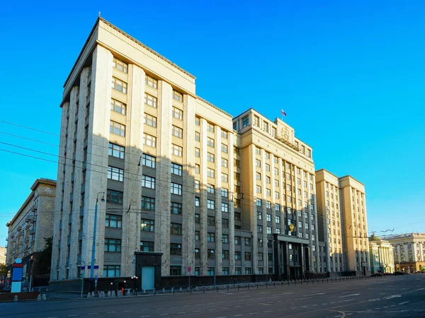 Будівля Держдуми по Охотний Ryad вулиці в Москві — стокове фото