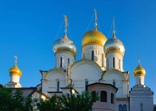 Cupola d'oro del Convento di Concezione a Mosca — Foto Stock