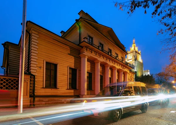 Автомобільна світло в центрі Москви — стокове фото