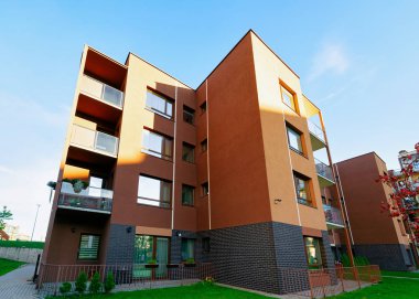 Giriş çit ile apartman evleri konut ev mimarisi