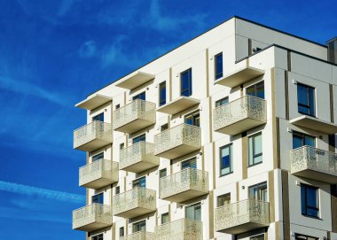 Beyaz apartman evi modern konut mimari alanı