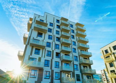 Güneş ışığı ve Apartman ev ve ev konut bina mimarisi