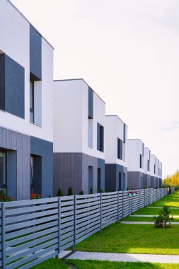 Kapı ile apartman ev ve ev konut binaları karmaşık