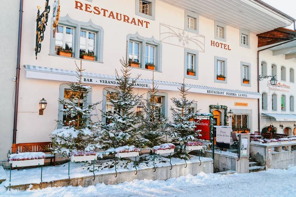 Accogliente ristorante villaggio svizzero Gruyeres — Foto Stock