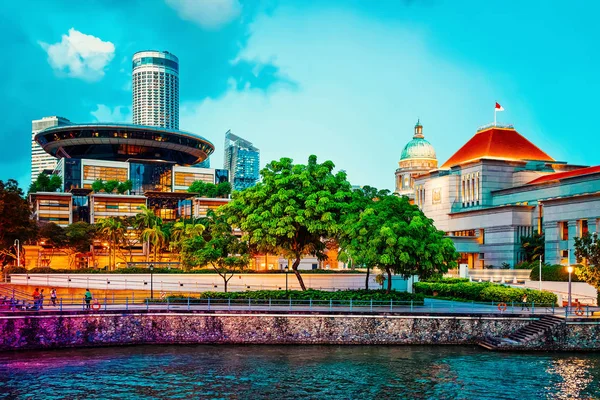 Parliament and Old and New Supreme Court Building Singapore — Stock Photo, Image