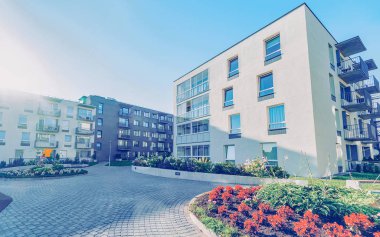 Çiçek bitkileri ile Ab Modern apartman konut ve