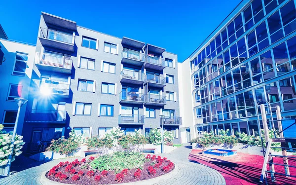 EU New apartment residential buildings with flowerpot Vilnius — Stock Photo, Image