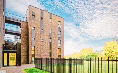 Apartmanın garajında modern mimari